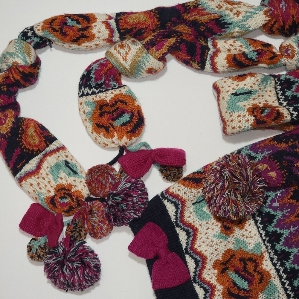 Knit Scarf and Stocking Hat pom poms and bows - Picture 6 of 12